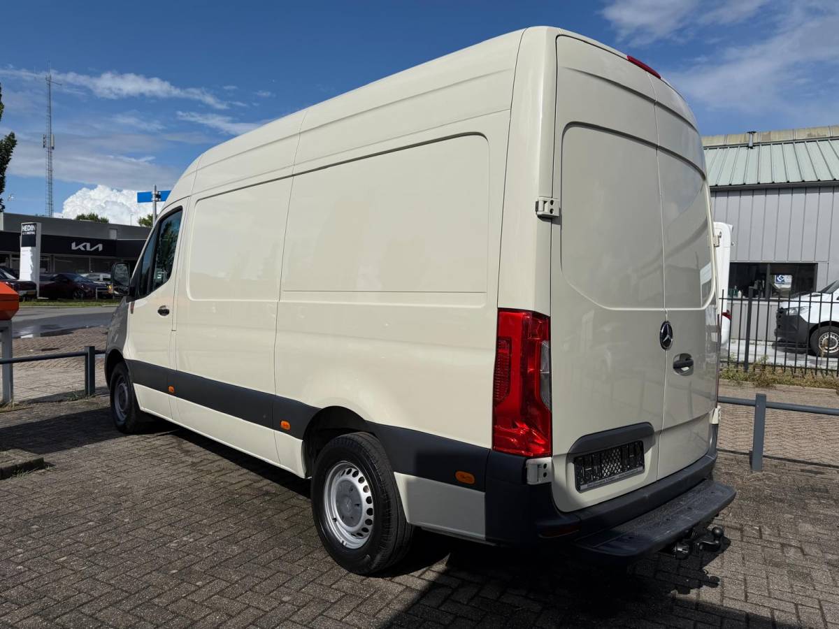 Mercedes-Benz Sprinter Mercedes-Benz Sprinter 311 CDI L2H2 RWD E6 | 3.5T Trekhaak mogelijk | Airco