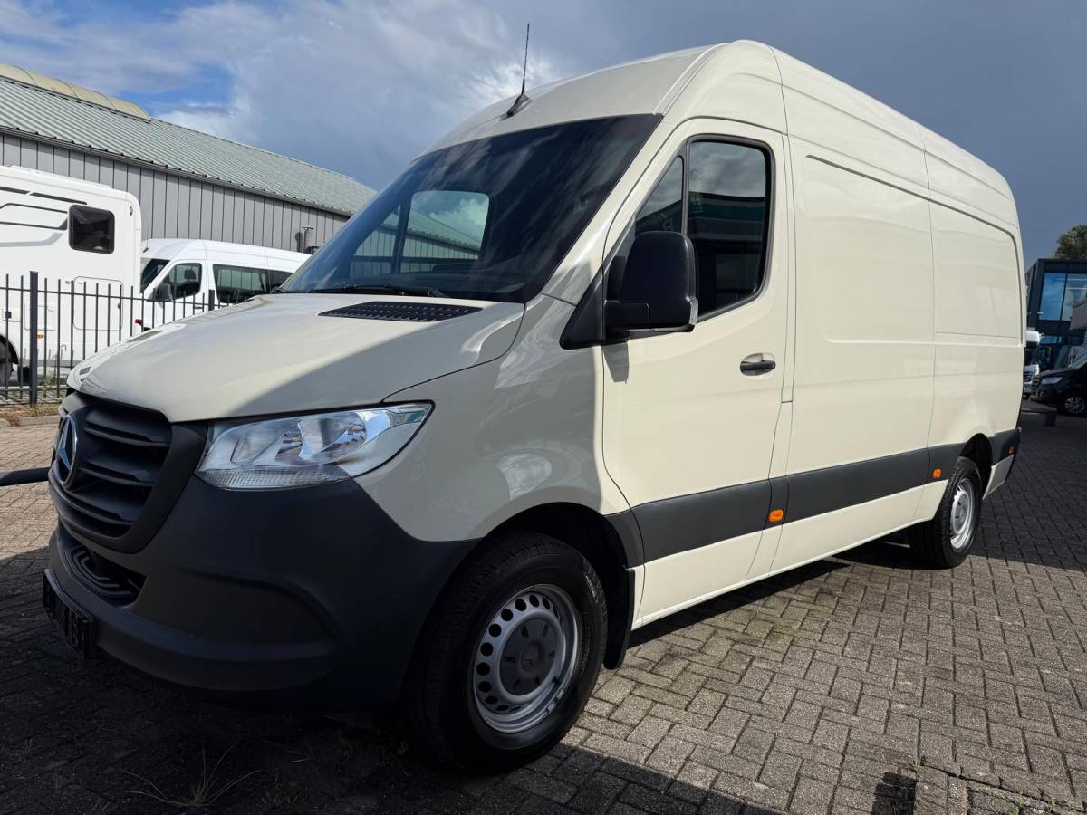 Mercedes-Benz Sprinter Mercedes-Benz Sprinter 311 CDI L2H2 RWD E6 | 3.5T Trekhaak mogelijk | Airco