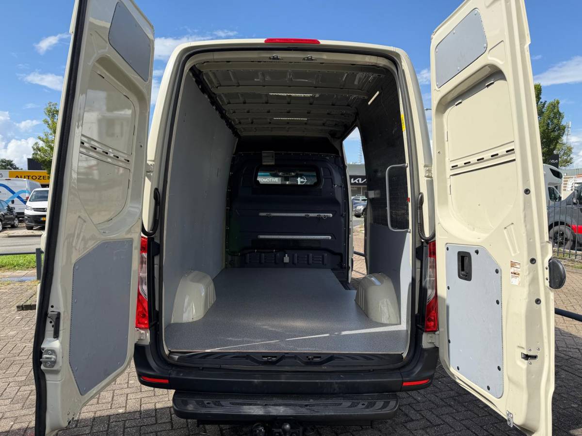 Mercedes-Benz Sprinter Mercedes-Benz Sprinter 311 CDI L2H2 RWD E6 | 3.5T Trekhaak mogelijk | Airco