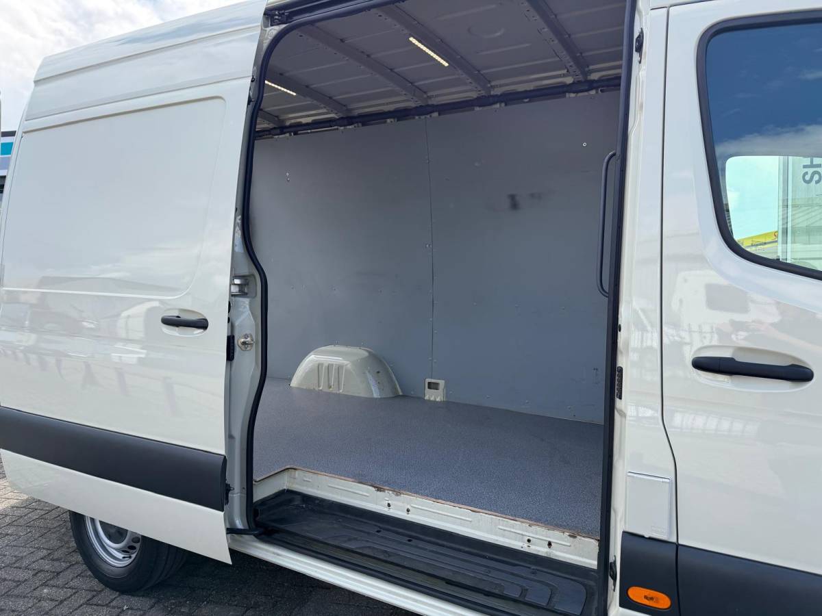 Mercedes-Benz Sprinter Mercedes-Benz Sprinter 311 CDI L2H2 RWD E6 | 3.5T Trekhaak mogelijk | Airco