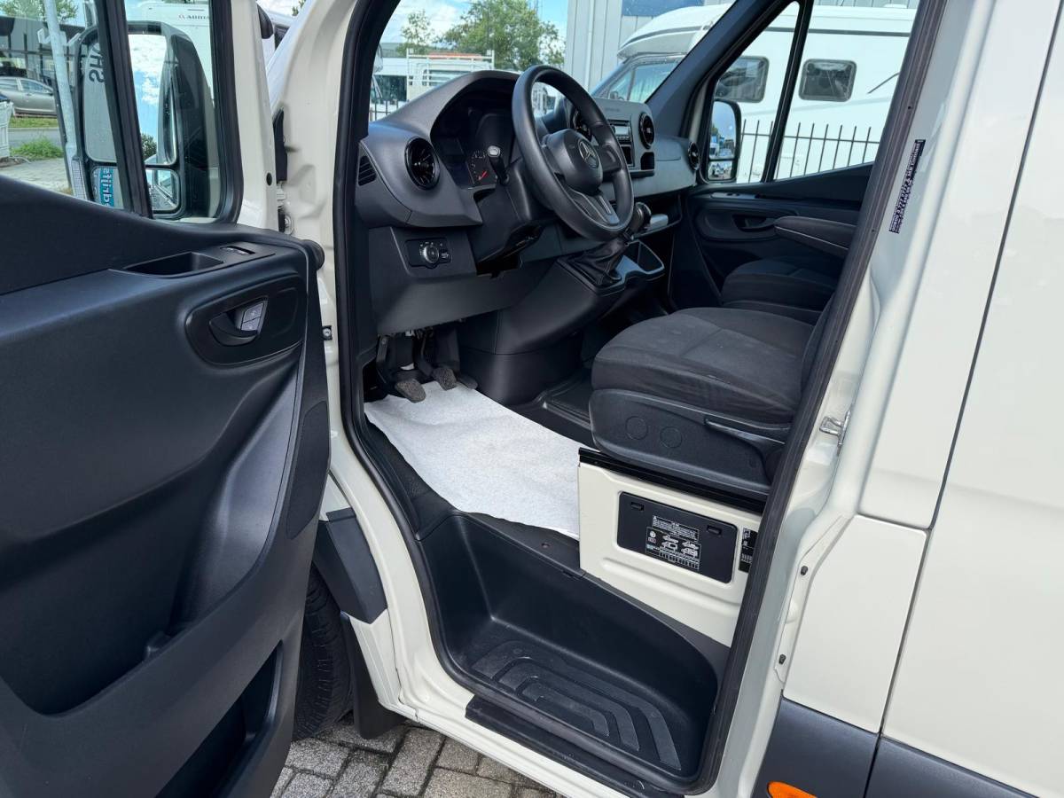 Mercedes-Benz Sprinter Mercedes-Benz Sprinter 311 CDI L2H2 RWD E6 | 3.5T Trekhaak mogelijk | Airco