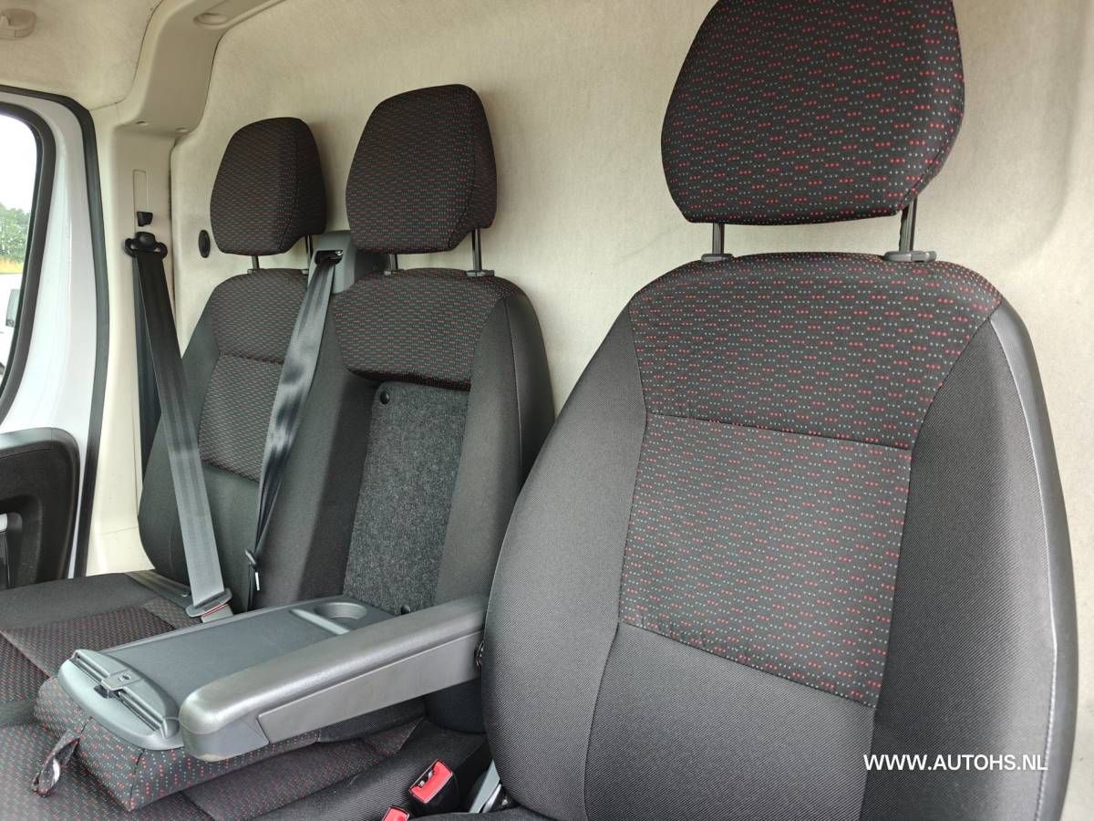 Peugeot Boxer Peugeot Boxer 2.2 BlueHDi 120 L2H1 , 1e Eig , Euro 6 , Apk 8-2027 , Lang model , Airco cruise camera.