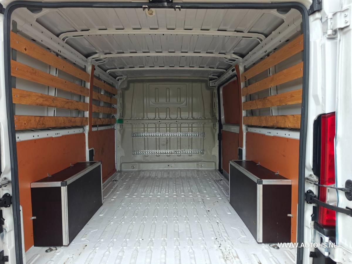 Peugeot Boxer Peugeot Boxer 2.2 BlueHDi 120 L2H1 , 1e Eig , Euro 6 , Apk 8-2027 , Lang model , Airco cruise camera.