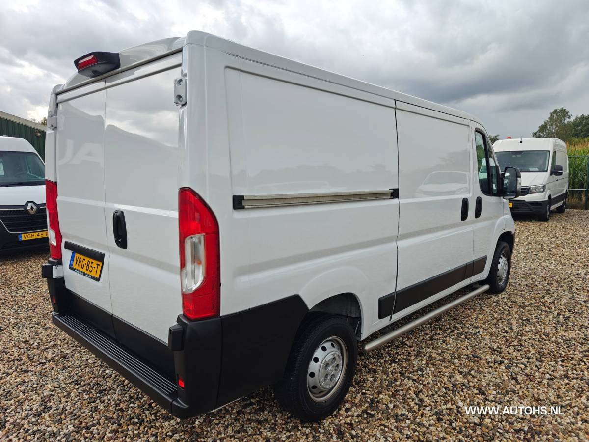 Peugeot Boxer Peugeot Boxer 2.2 BlueHDi 120 L2H1 , 1e Eig , Euro 6 , Apk 8-2027 , Lang model , Airco cruise camera.