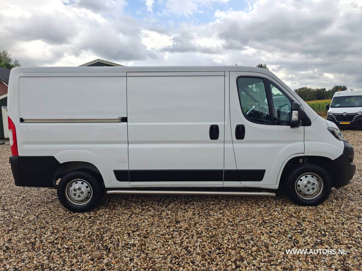 Peugeot Boxer Peugeot Boxer 2.2 BlueHDi 120 L2H1 , 1e Eig , Euro 6 , Apk 8-2027 , Lang model , Airco cruise camera.