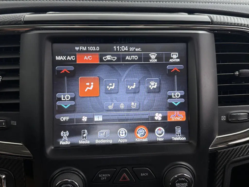Dodge Ram 1500 Dodge Ram 1500 5.7 V8 4×4 Quad Cab 6’4 Sport 1500 5.7 HEMI V8 4×4 Quad Cab 6’4 Sport | LPG | Schuif/kanteldak | Winterpakket  06-2018 193.725 KM