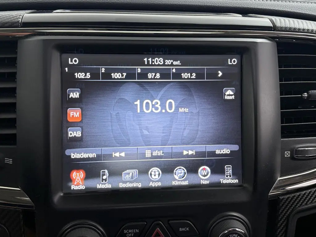 Dodge Ram 1500 Dodge Ram 1500 5.7 V8 4×4 Quad Cab 6’4 Sport 1500 5.7 HEMI V8 4×4 Quad Cab 6’4 Sport | LPG | Schuif/kanteldak | Winterpakket  06-2018 193.725 KM