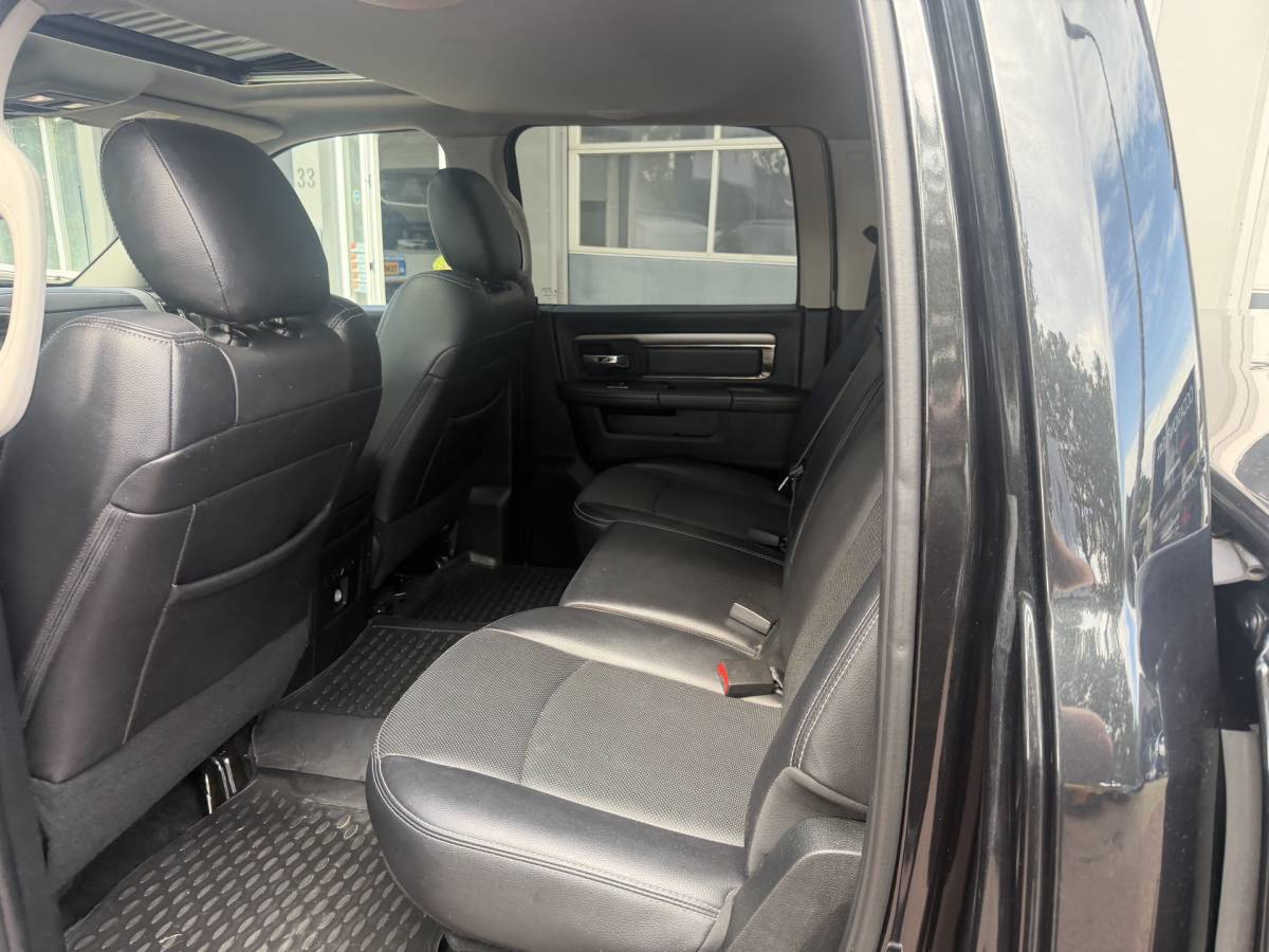 Dodge Ram 1500 Dodge Ram 1500 5.7 V8 4×4 Quad Cab 6’4 Sport 1500 5.7 HEMI V8 4×4 Quad Cab 6’4 Sport | LPG | Schuif/kanteldak | Winterpakket  06-2018 193.725 KM