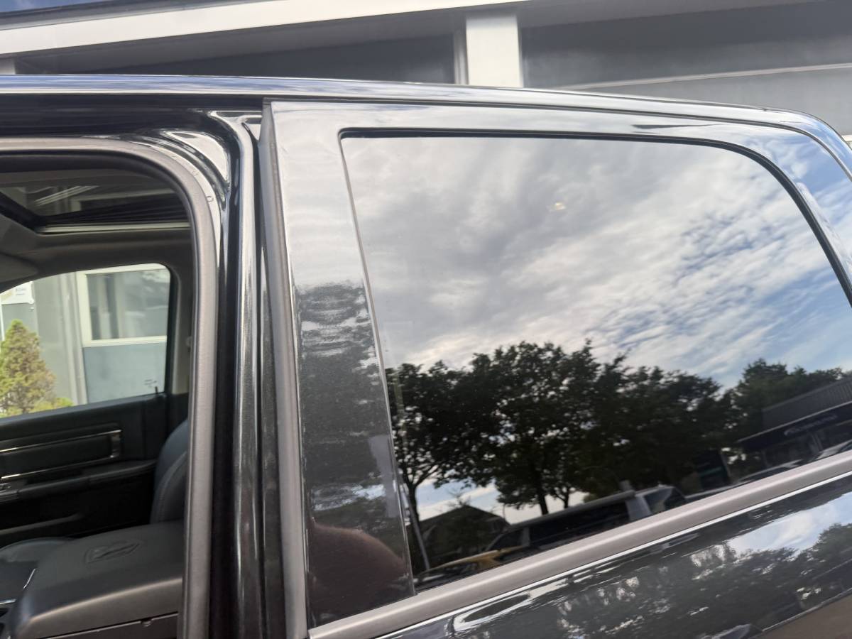 Dodge Ram 1500 Dodge Ram 1500 5.7 V8 4×4 Quad Cab 6’4 Sport 1500 5.7 HEMI V8 4×4 Quad Cab 6’4 Sport | LPG | Schuif/kanteldak | Winterpakket  06-2018 193.725 KM