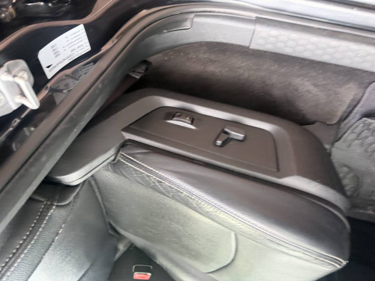 Dodge Ram 1500 Dodge Ram 1500 5.7 V8 4×4 Quad Cab 6’4 Sport 1500 5.7 HEMI V8 4×4 Quad Cab 6’4 Sport | LPG | Schuif/kanteldak | Winterpakket  06-2018 193.725 KM