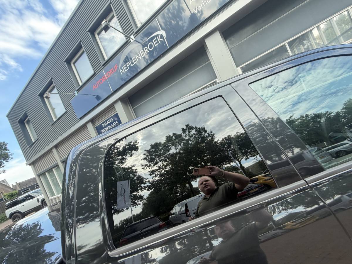 Dodge Ram 1500 Dodge Ram 1500 5.7 V8 4×4 Quad Cab 6’4 Sport 1500 5.7 HEMI V8 4×4 Quad Cab 6’4 Sport | LPG | Schuif/kanteldak | Winterpakket  06-2018 193.725 KM