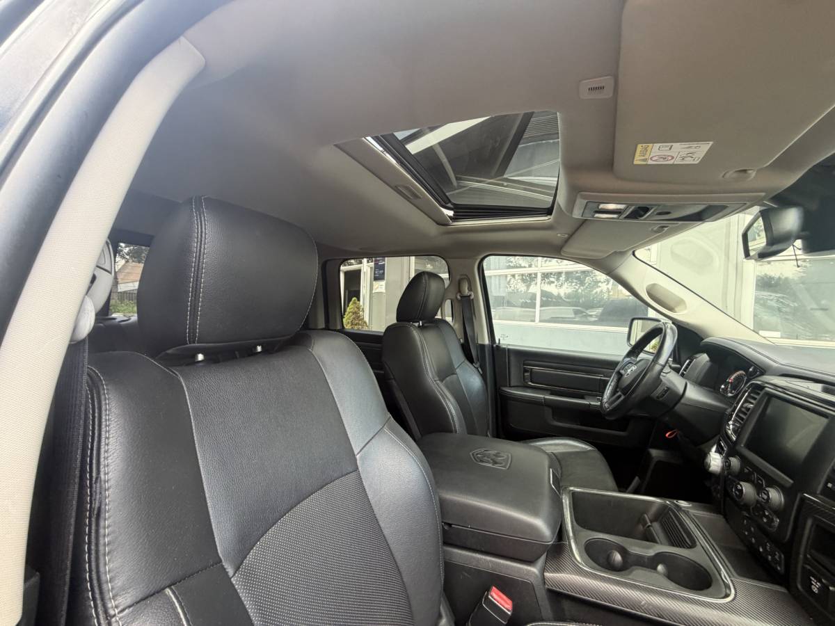 Dodge Ram 1500 Dodge Ram 1500 5.7 V8 4×4 Quad Cab 6’4 Sport 1500 5.7 HEMI V8 4×4 Quad Cab 6’4 Sport | LPG | Schuif/kanteldak | Winterpakket  06-2018 193.725 KM