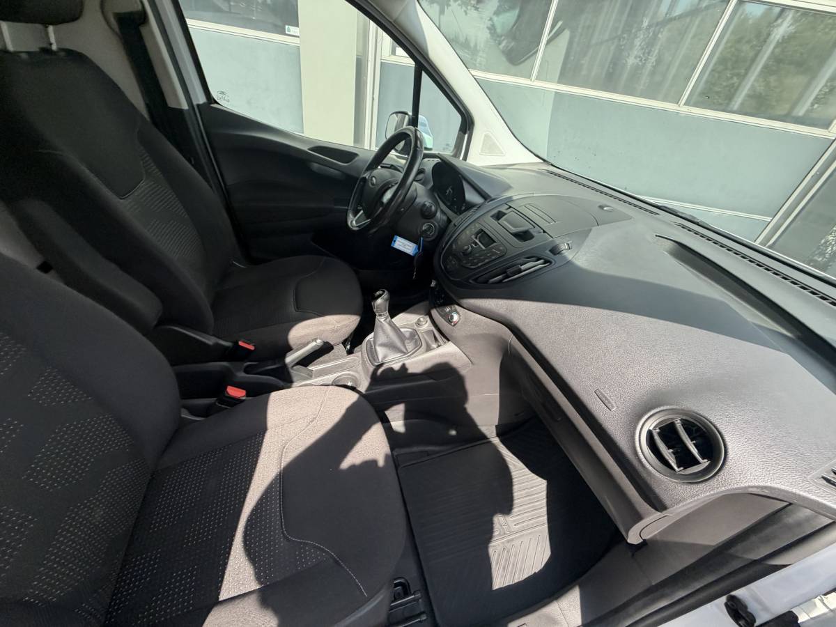 Ford Transit Courier Ford Transit Courier 1.5 TDCI Trend (Bestel)  11-2017 161.622 KM