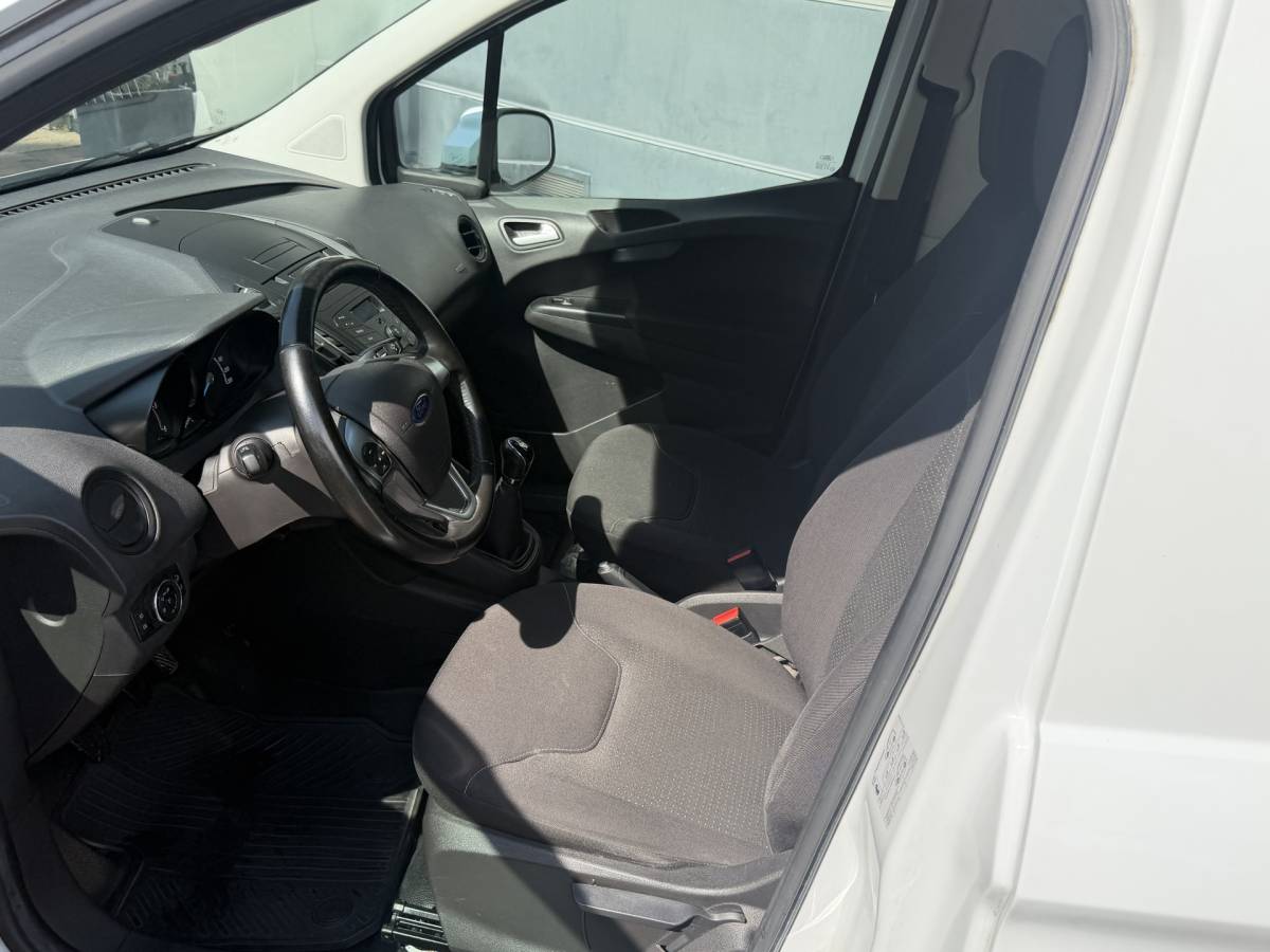 Ford Transit Courier Ford Transit Courier 1.5 TDCI Trend (Bestel)  11-2017 161.622 KM