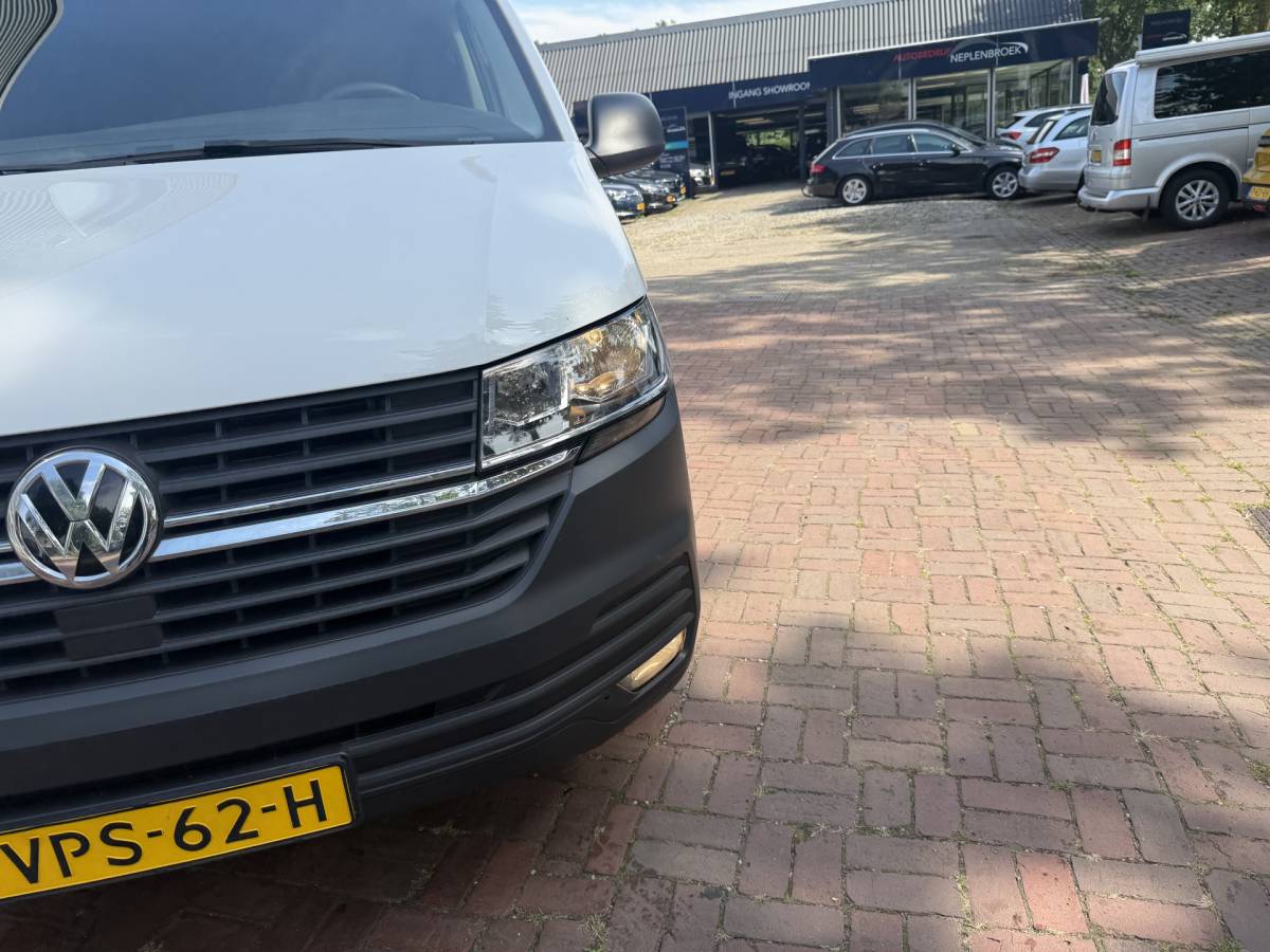Volkswagen Transporter Volkswagen Transporter 2.0 TDI L2H3 28 (Bestel) | Trekhaak | Cruise | PDC |  04-2022 135.272 KM