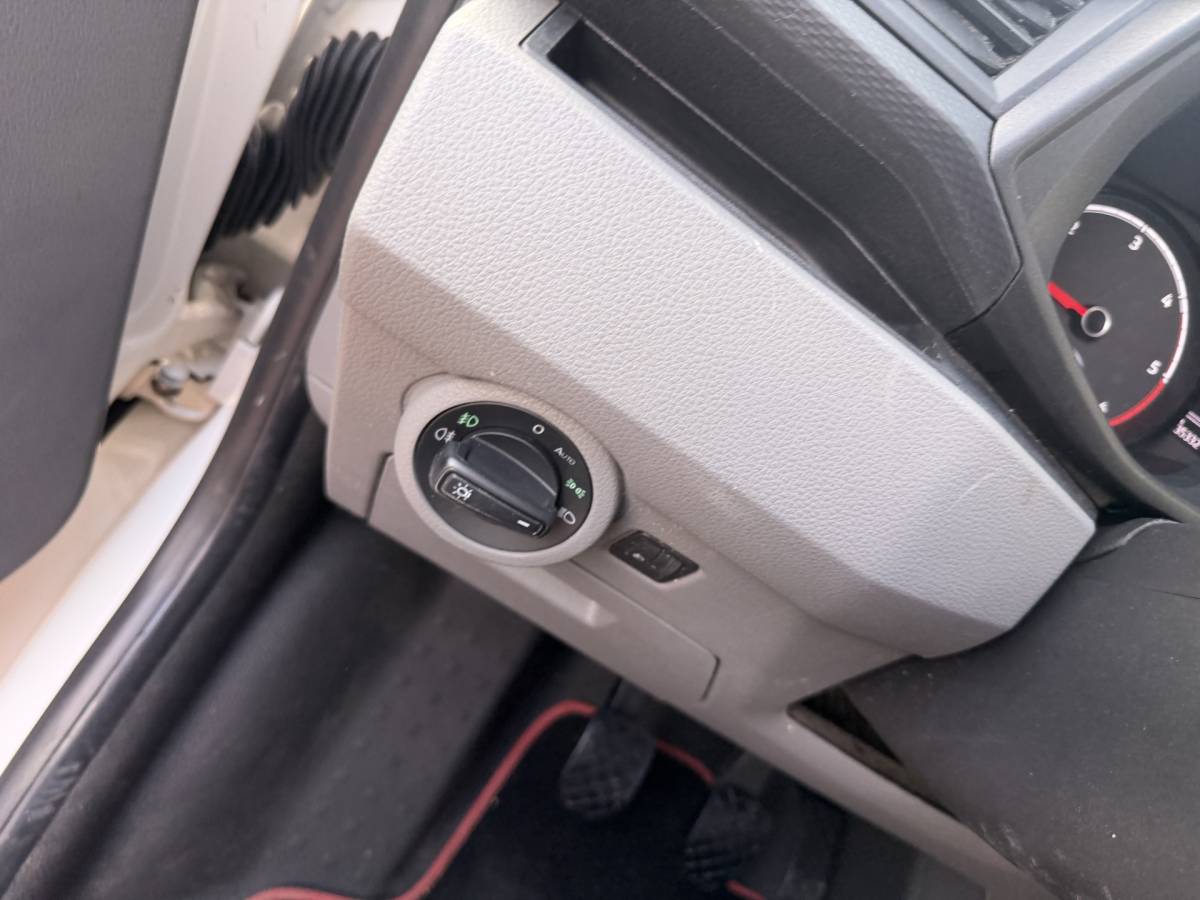 Volkswagen Transporter Volkswagen Transporter 2.0 TDI L2H3 28 (Bestel) | Trekhaak | Cruise | PDC |  04-2022 135.272 KM