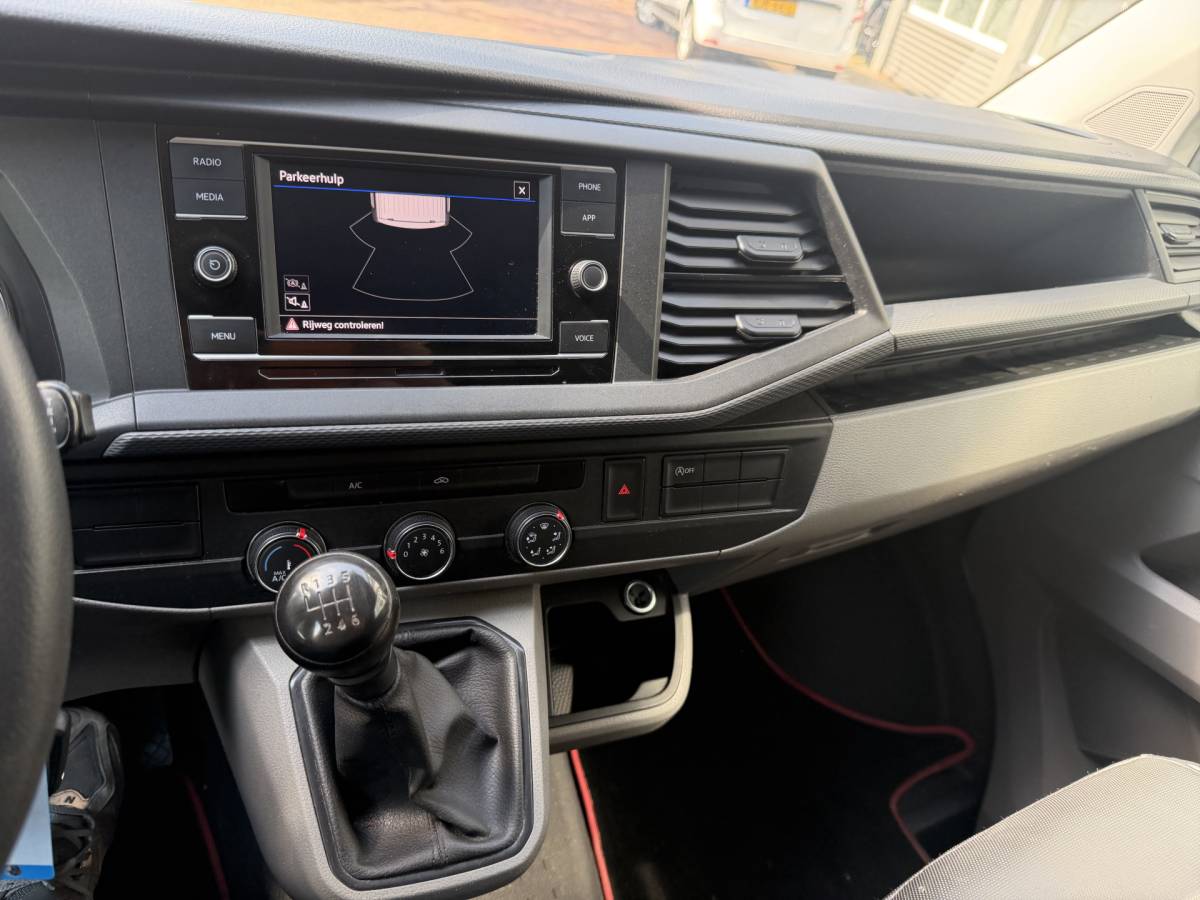 Volkswagen Transporter Volkswagen Transporter 2.0 TDI L2H3 28 (Bestel) | Trekhaak | Cruise | PDC |  04-2022 135.272 KM