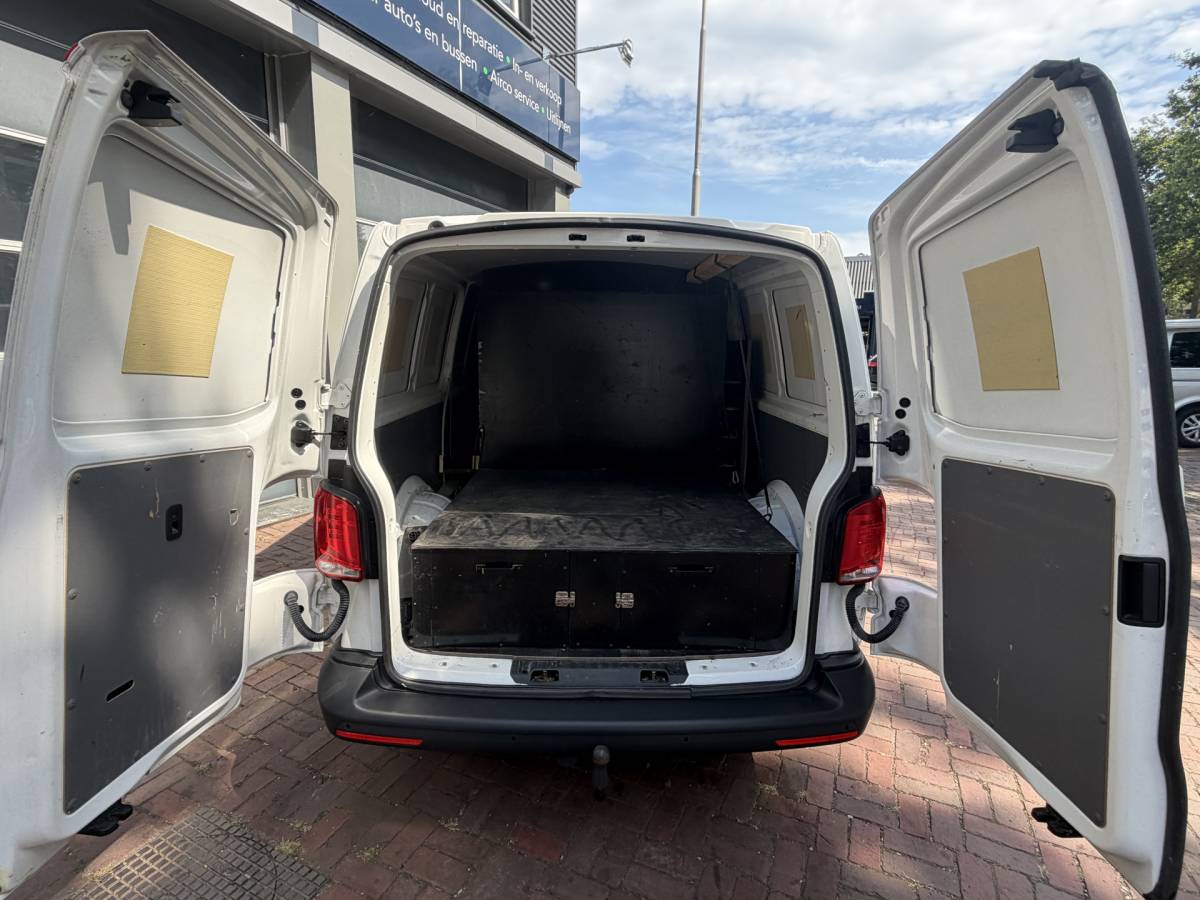 Volkswagen Transporter Volkswagen Transporter 2.0 TDI L2H3 28 (Bestel) | Trekhaak | Cruise | PDC |  04-2022 135.272 KM