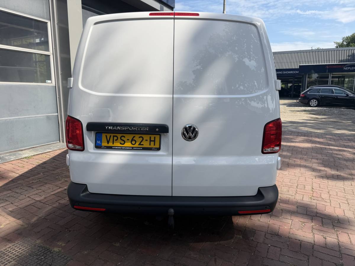 Volkswagen Transporter Volkswagen Transporter 2.0 TDI L2H3 28 (Bestel) | Trekhaak | Cruise | PDC |  04-2022 135.272 KM