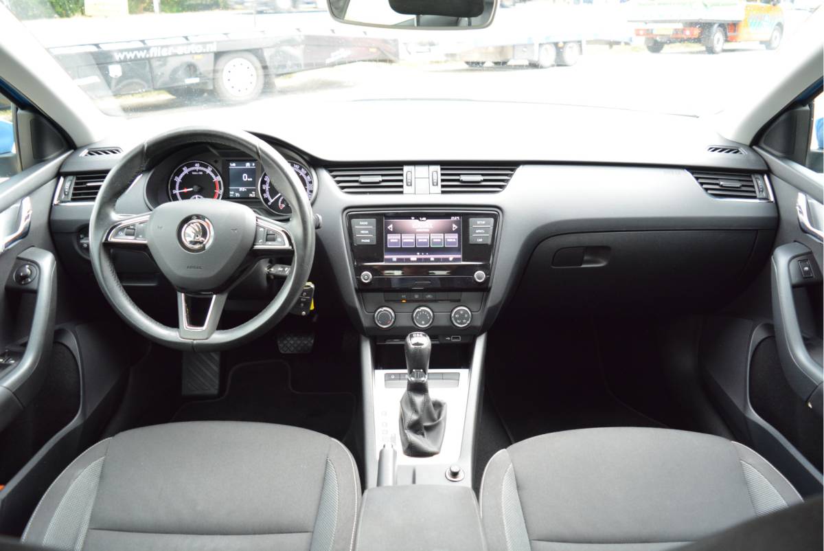 Škoda Octavia ŠKODA Octavia Combi 1.0 116PK TSI Greentech Ambition DSG | Cruise | Trekhaak | Orig. NL | NAP |