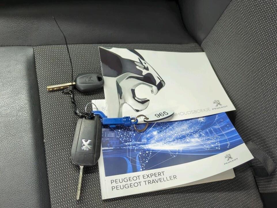 Peugeot Expert Peugeot Expert L3H1 LANG IMPERIAAL 3PERSOONS