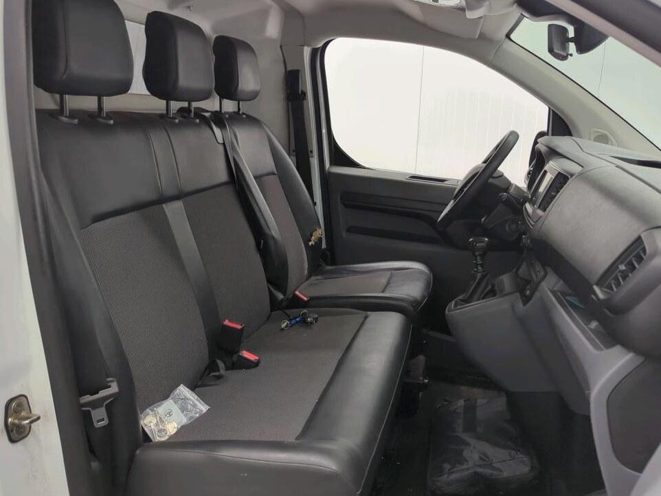 Peugeot Expert Peugeot Expert L3H1 LANG IMPERIAAL 3PERSOONS