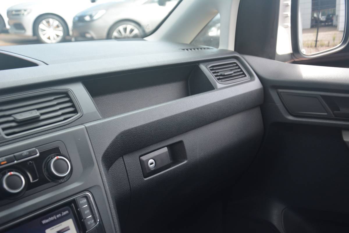 Volkswagen Caddy Volkswagen Caddy 2.0 TDI L1H1 BMT Trendline | Airco | Carplay | Camera | Leer | Elek.ramen | Trekhaak | NAP!! |