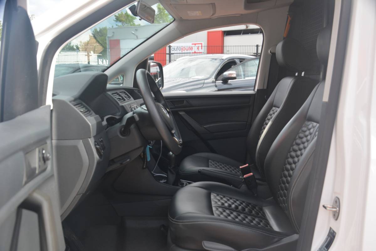 Volkswagen Caddy Volkswagen Caddy 2.0 TDI L1H1 BMT Trendline | Airco | Carplay | Camera | Leer | Elek.ramen | Trekhaak | NAP!! |