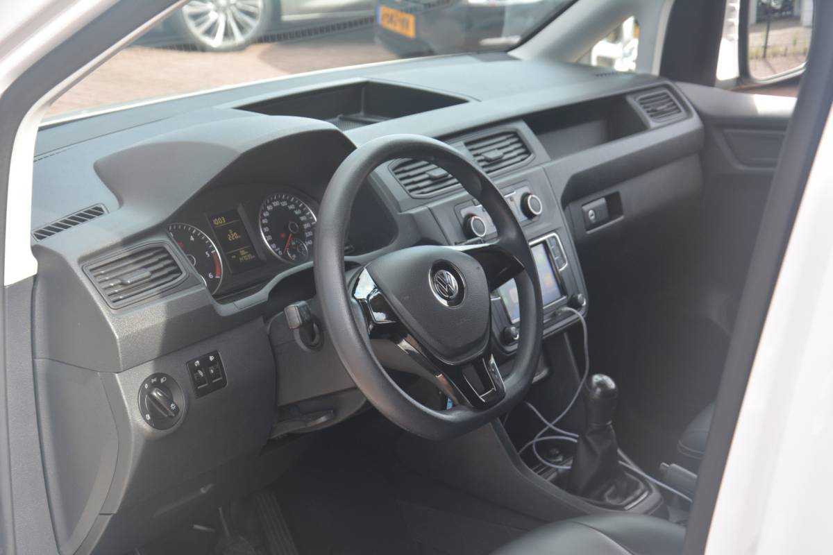 Volkswagen Caddy Volkswagen Caddy 2.0 TDI L1H1 BMT Trendline | Airco | Carplay | Camera | Leer | Elek.ramen | Trekhaak | NAP!! |