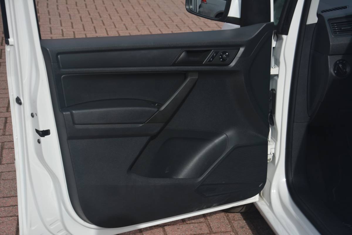 Volkswagen Caddy Volkswagen Caddy 2.0 TDI L1H1 BMT Trendline | Airco | Carplay | Camera | Leer | Elek.ramen | Trekhaak | NAP!! |