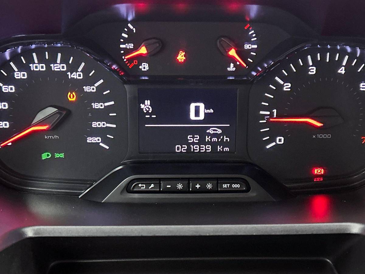 Peugeot Partner Peugeot Partner 1.5 BlueHDi 100 S&S L2 Airco Bluetooth Parkeersensoren