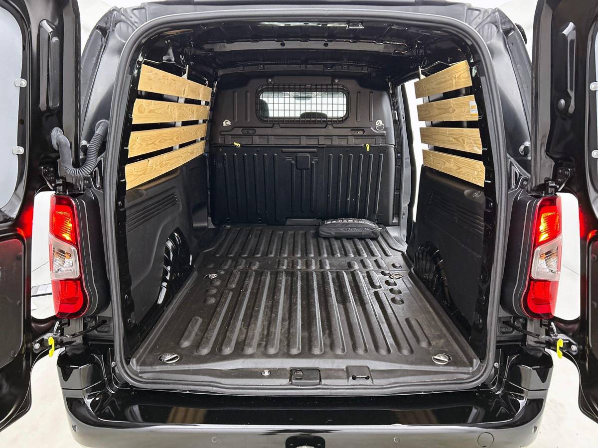 Peugeot Partner Peugeot Partner 1.5 BlueHDi 100 S&S L2 Airco Bluetooth Parkeersensoren
