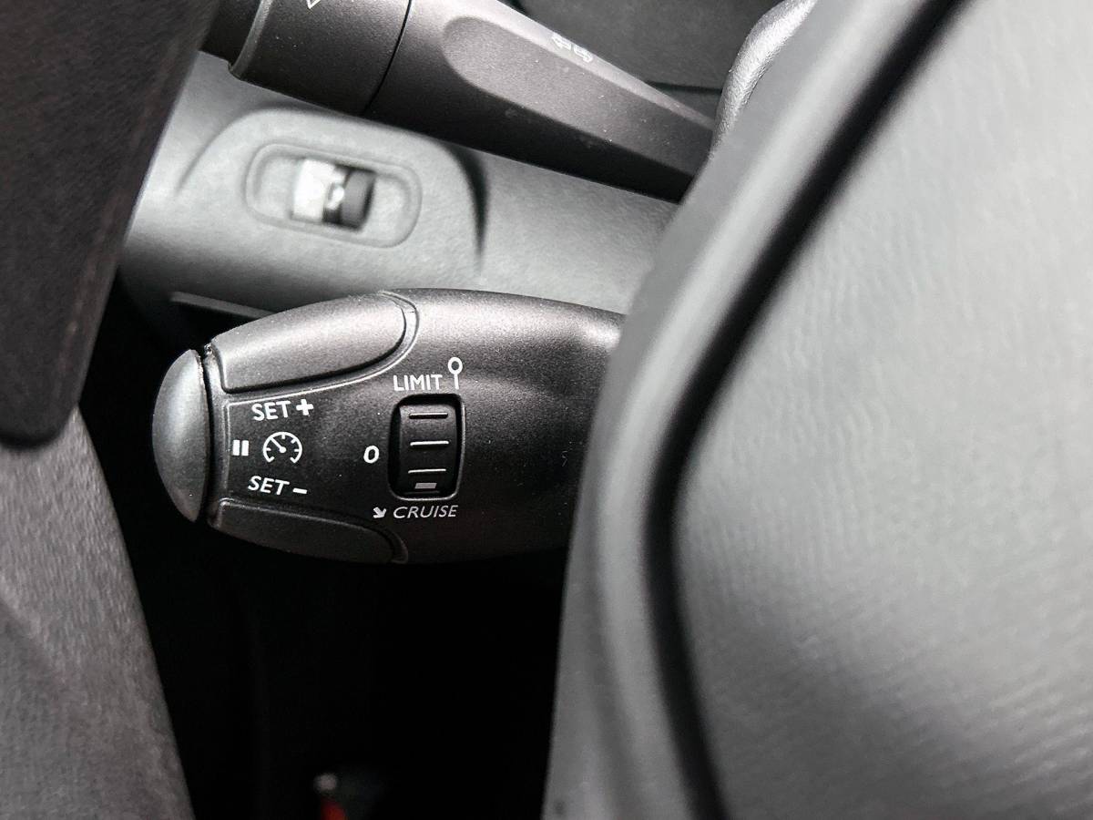 Peugeot Partner Peugeot Partner 1.5 BlueHDi 100 S&S L2 Airco Bluetooth Parkeersensoren