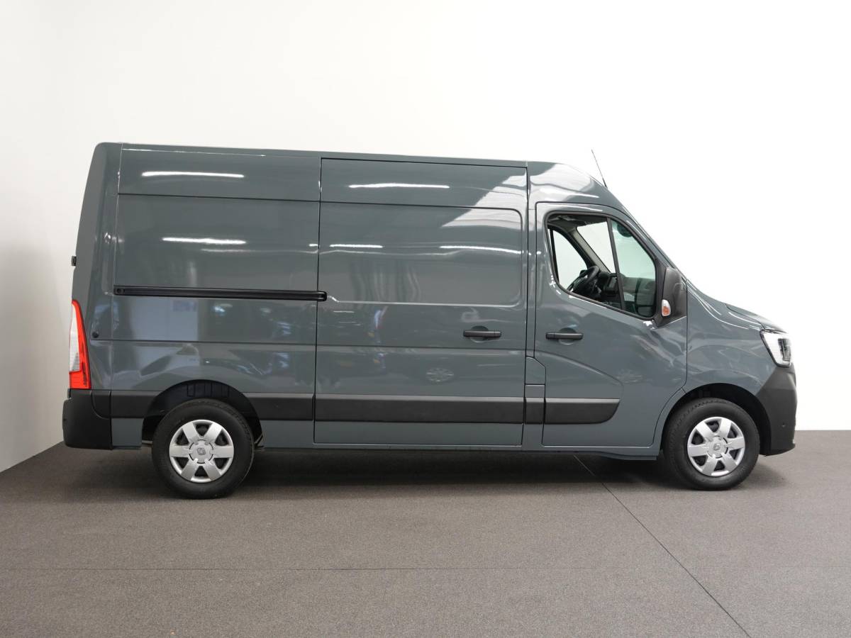 Renault Master Renault Master T35 150PK L2H2 Energy Work Edition Automaat Airco Cruise Camera Navi Parkeersensoren Trekhaak