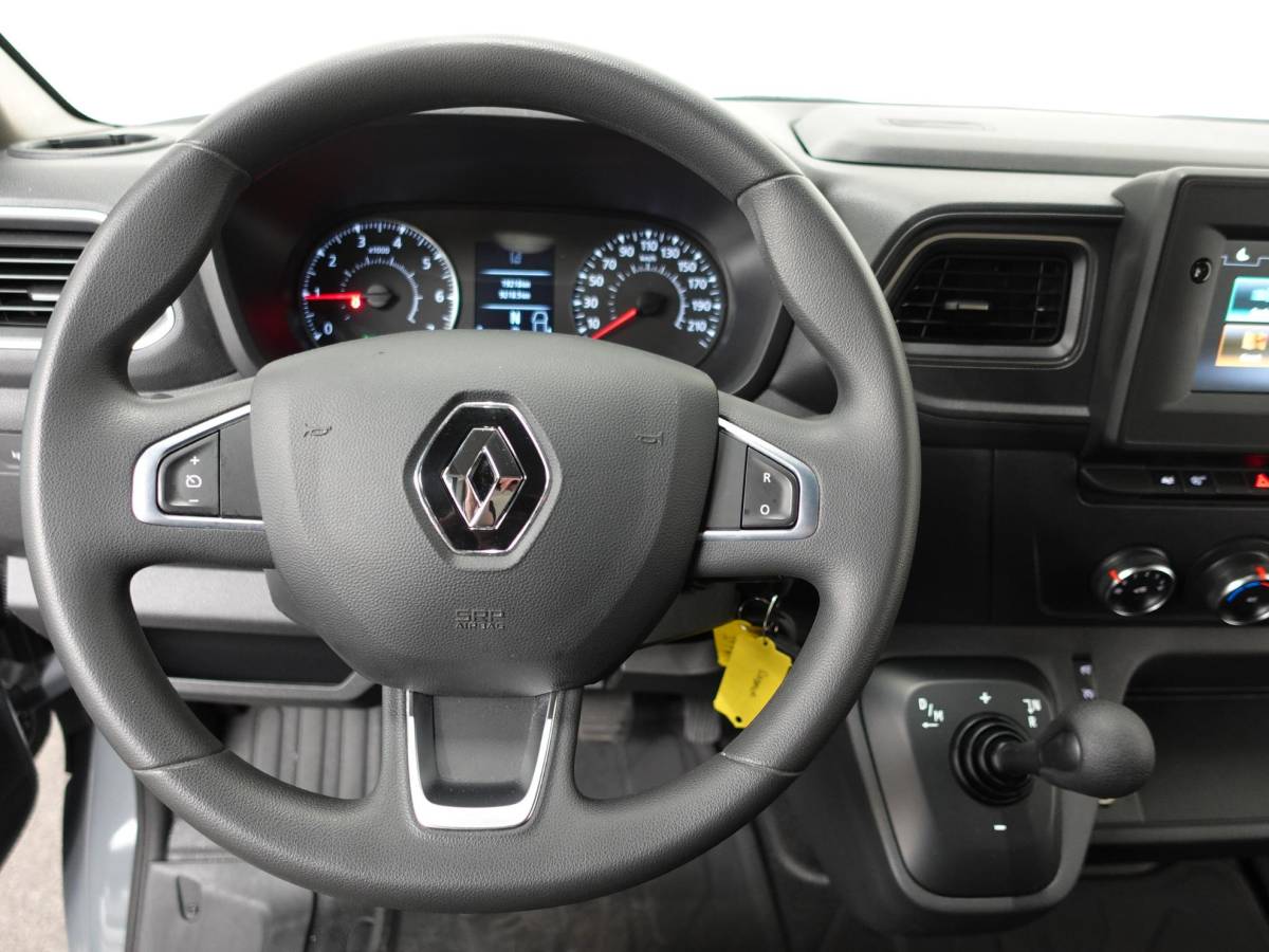 Renault Master Renault Master T35 150PK L2H2 Energy Work Edition Automaat Airco Cruise Camera Navi Parkeersensoren Trekhaak
