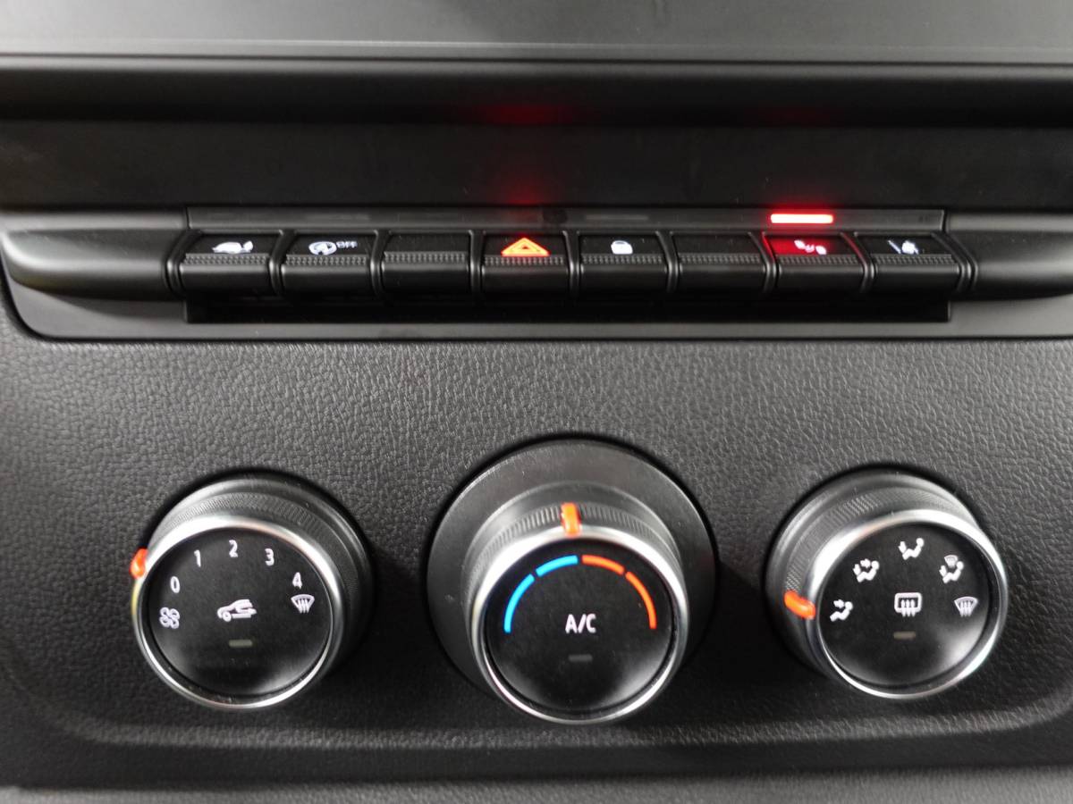 Renault Master Renault Master T35 150PK L2H2 Energy Work Edition Automaat Airco Cruise Camera Navi Parkeersensoren Trekhaak