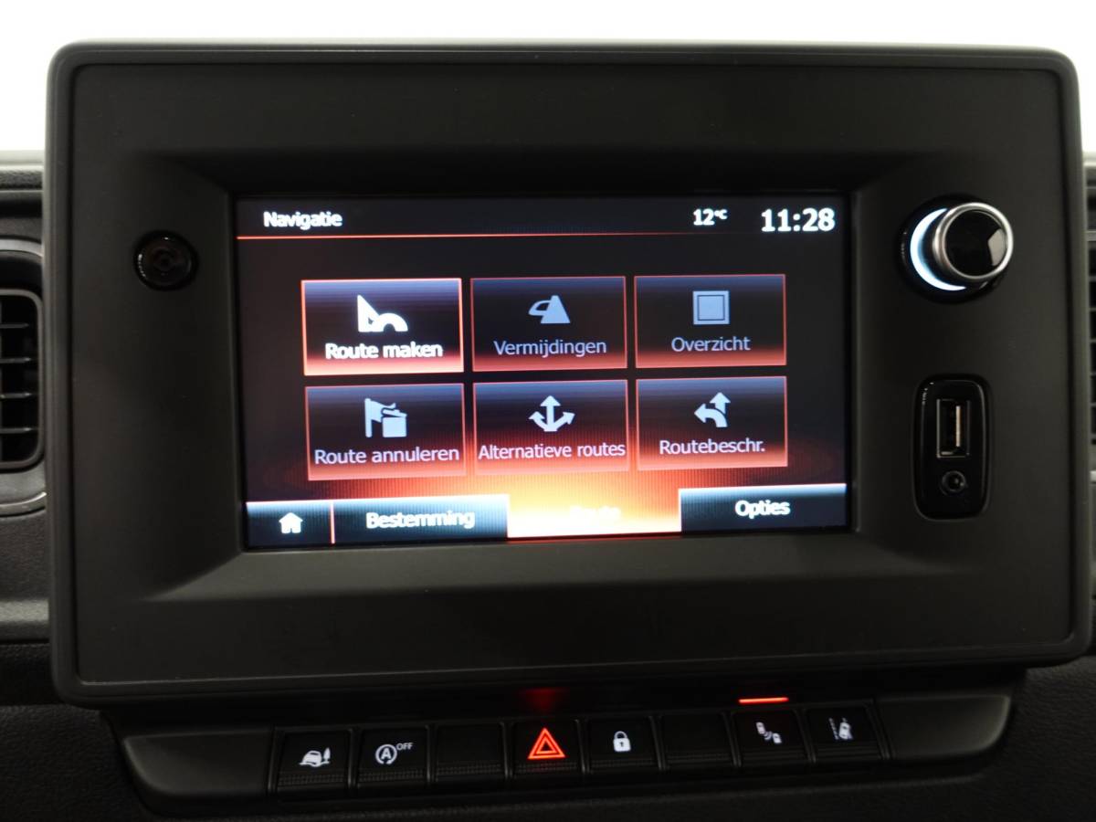 Renault Master Renault Master T35 150PK L2H2 Energy Work Edition Automaat Airco Cruise Camera Navi Parkeersensoren Trekhaak