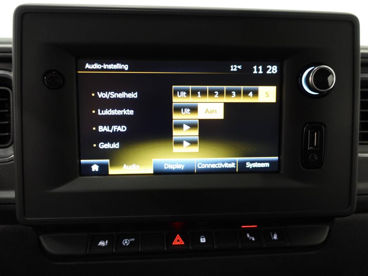 Renault Master Renault Master T35 150PK L2H2 Energy Work Edition Automaat Airco Cruise Camera Navi Parkeersensoren Trekhaak