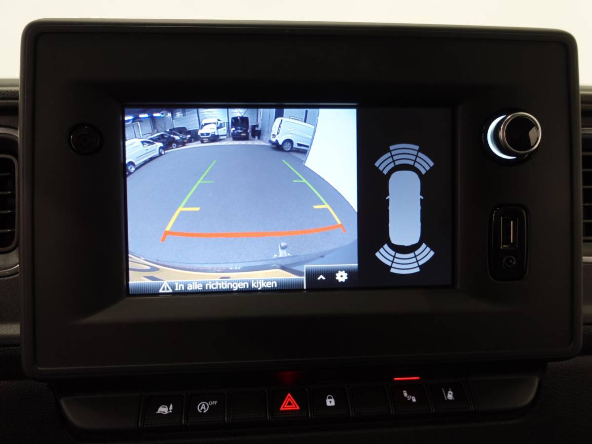 Renault Master Renault Master T35 150PK L2H2 Energy Work Edition Automaat Airco Cruise Camera Navi Parkeersensoren Trekhaak