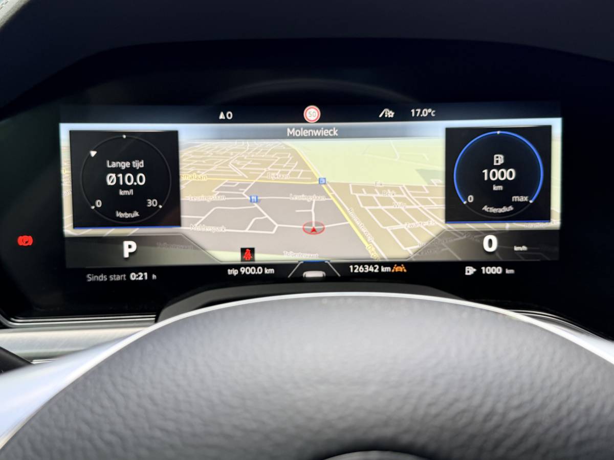 Volkswagen  Volkswagen Touareg 3.0TDI 230pk 4-Motion R-line Grijs Kenteken Luchtvering Trekhaak Matrix Leder Camera Panorama