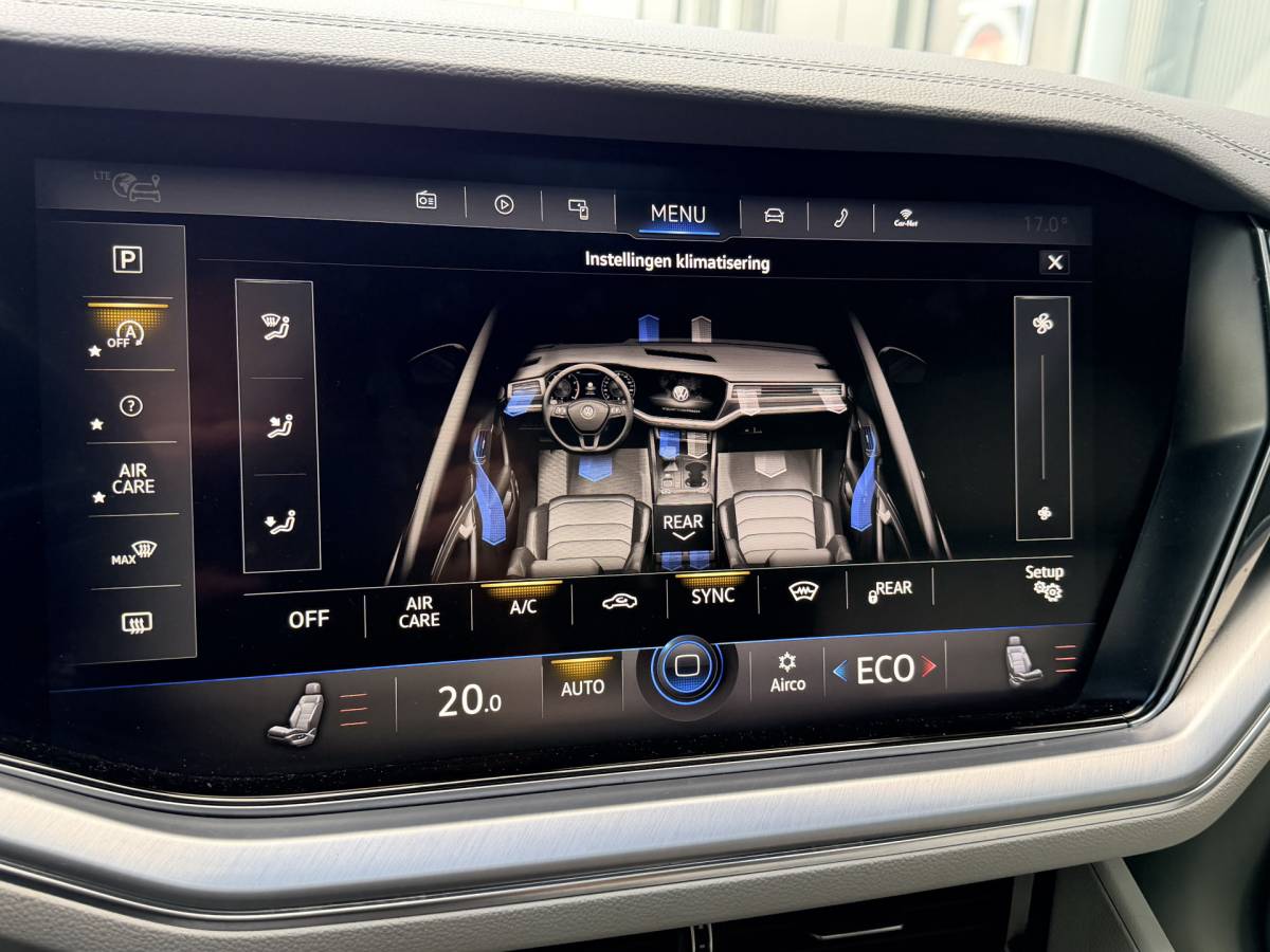 Volkswagen  Volkswagen Touareg 3.0TDI 230pk 4-Motion R-line Grijs Kenteken Luchtvering Trekhaak Matrix Leder Camera Panorama