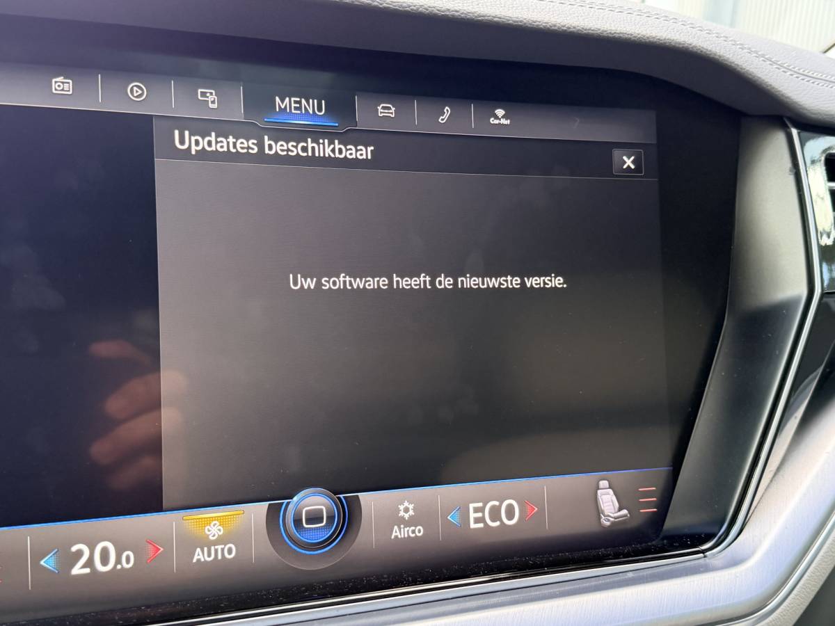 Volkswagen  Volkswagen Touareg 3.0TDI 230pk 4-Motion R-line Grijs Kenteken Luchtvering Trekhaak Matrix Leder Camera Panorama