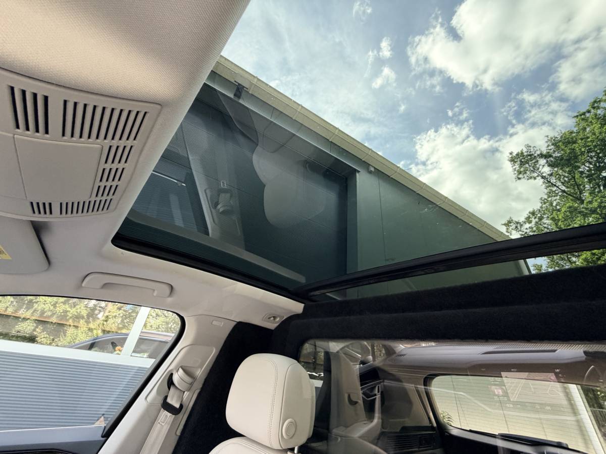 Volkswagen  Volkswagen Touareg 3.0TDI 230pk 4-Motion R-line Grijs Kenteken Luchtvering Trekhaak Matrix Leder Camera Panorama