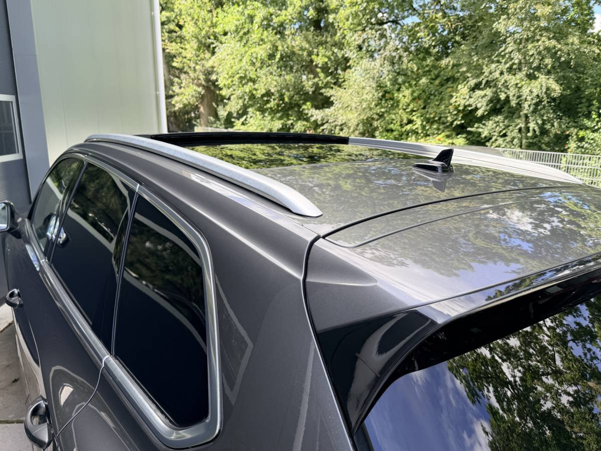 Volkswagen  Volkswagen Touareg 3.0TDI 230pk 4-Motion R-line Grijs Kenteken Luchtvering Trekhaak Matrix Leder Camera Panorama