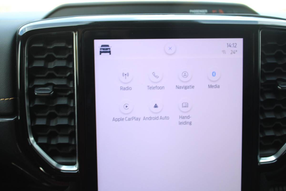 Ford Ranger Ford Ranger 2.0 Super Cab EcoBlue Wildtrak | BELLEN VOOR BEZICHTIGING | Trekhaak | Adaptieve Cruise Control | Winterpack