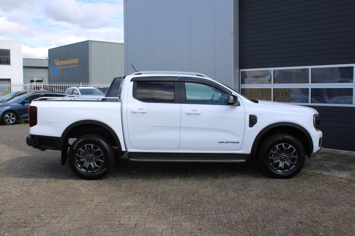 Ford Ranger Ford Ranger 2.0 Super Cab EcoBlue Wildtrak | BELLEN VOOR BEZICHTIGING | Trekhaak | Adaptieve Cruise Control | Winterpack