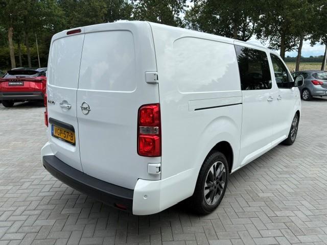 Opel Vivaro Opel Vivaro 2.0 CDTI L3H1 DC Innovation 150 PK | HUD | Camera | Climate Control | Navigatie | Betimmering | Keyless entry | 17″ LMV | 2500KG trekgewicht |