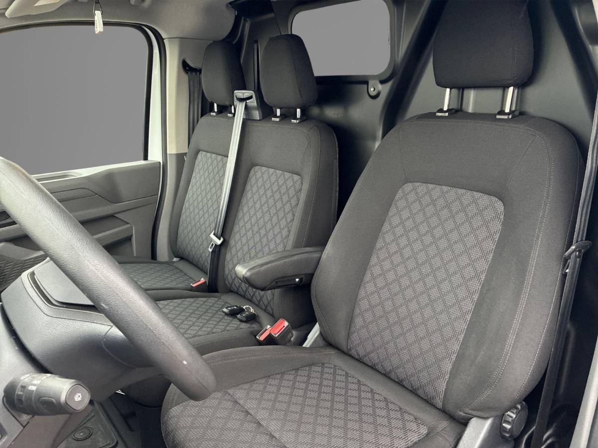 Volkswagen Transporter Volkswagen Transporter 2.0TDi 110pk Bestelwagen L2 · Apple Carplay / Android Auto · Schuifdeur links en rechts · Trekhaak · Bijrijdersbank ·
