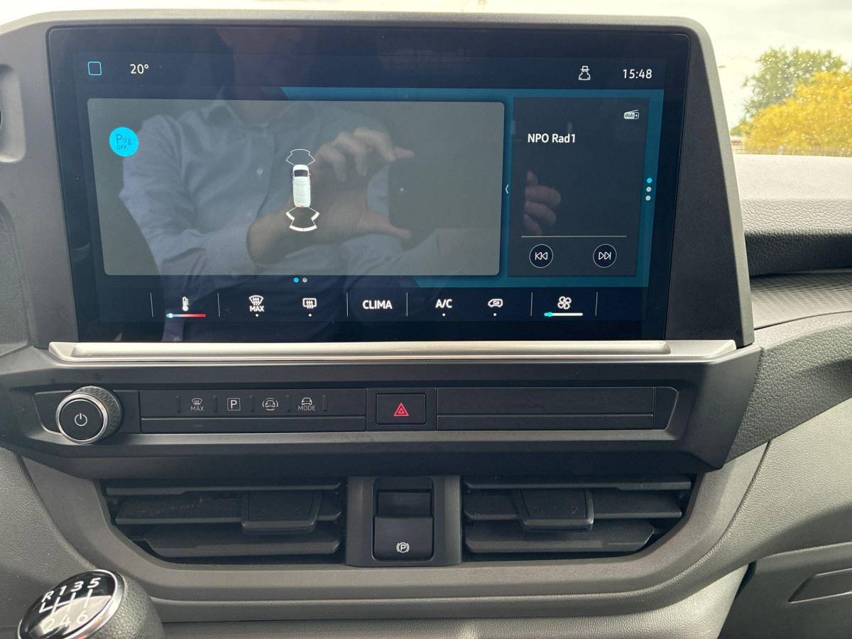 Volkswagen Transporter Volkswagen Transporter 2.0TDi 110pk Bestelwagen L2 · Apple Carplay / Android Auto · Schuifdeur links en rechts · Trekhaak · Bijrijdersbank ·