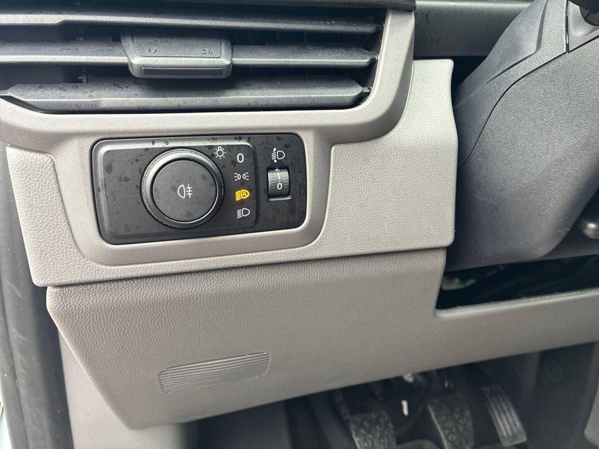Volkswagen Transporter Volkswagen Transporter 2.0TDi 110pk Bestelwagen L2 · Apple Carplay / Android Auto · Schuifdeur links en rechts · Trekhaak · Bijrijdersbank ·